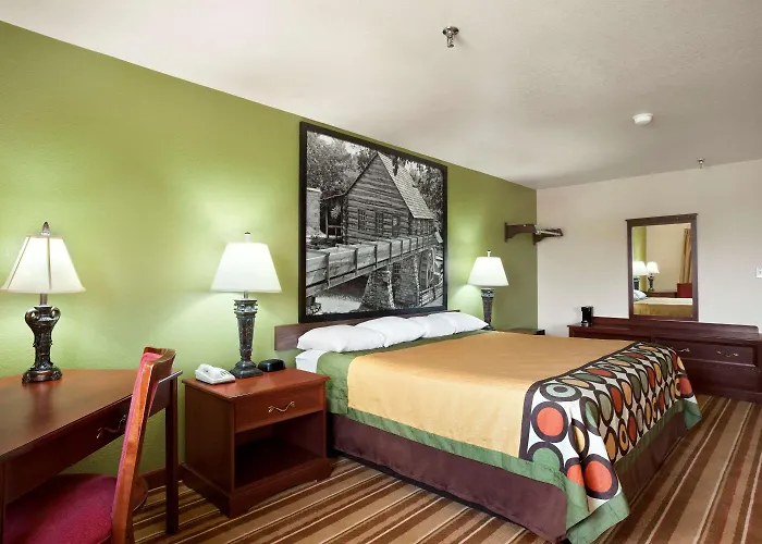 Super 8 By Wyndham Macon